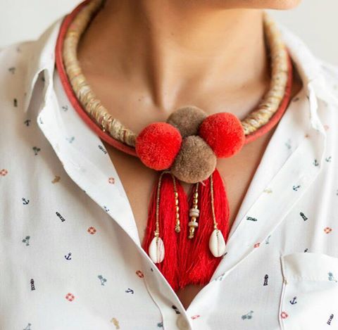 Elasticidad sello rosario Collar corto con cordón rústico, corcho y pompones | | Little Things